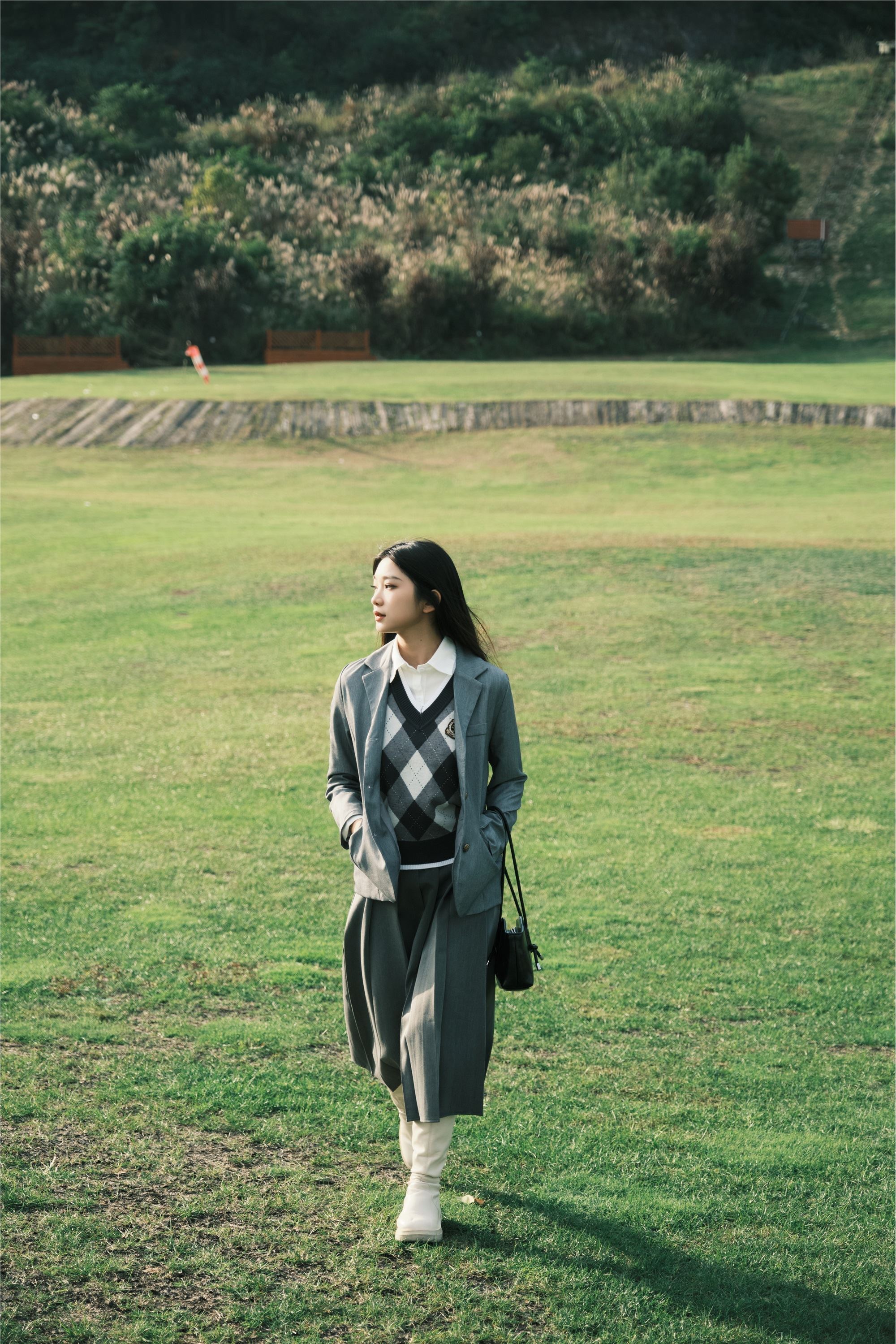 YITUYU艺图语 2025.01.06 草坪学院 一只狸猫